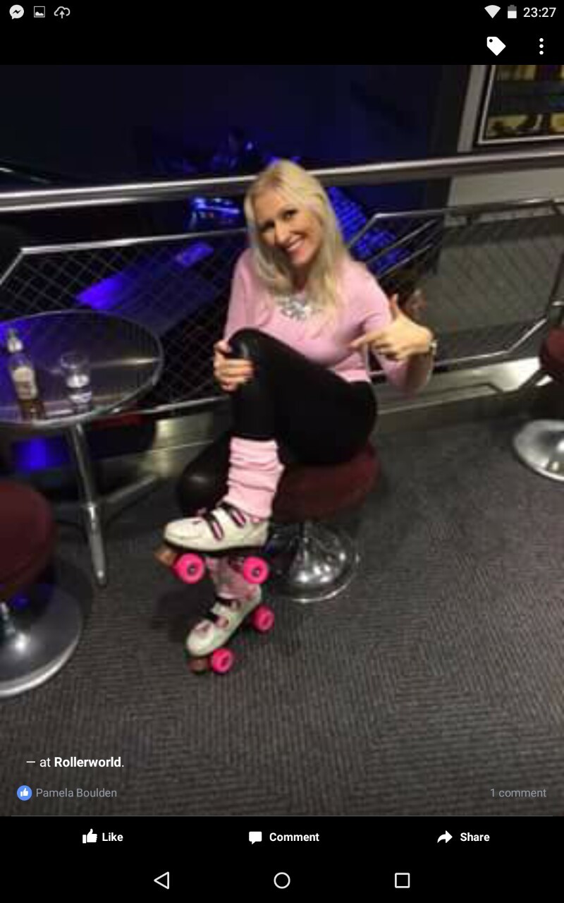 selfxposure:  Hope you guys like my pics please share and reblog genette from essex