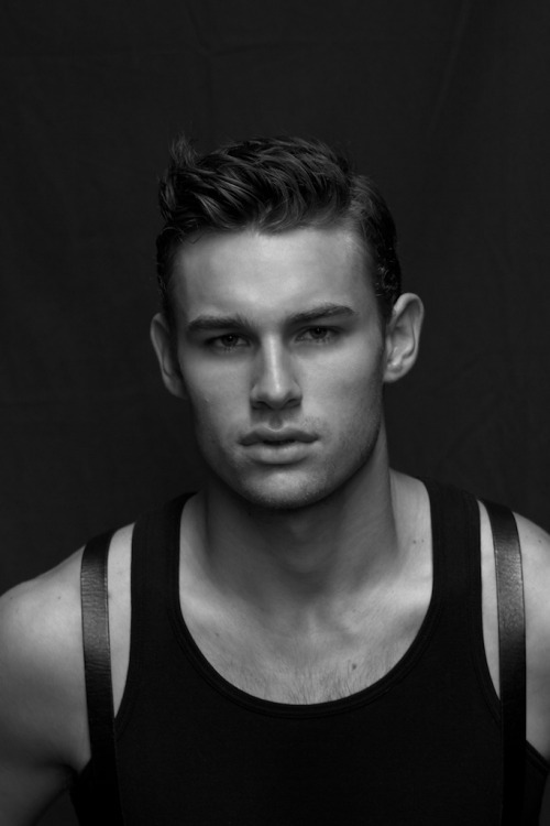 robertferron:  © Robert Ferron 2012 Model: Mathieu 