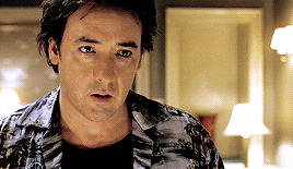 giovanniribisi:john cusack as mike enslin in 1408 (2007)