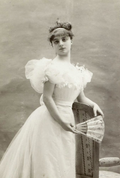 antique-royals:Countess Anna of Noailles