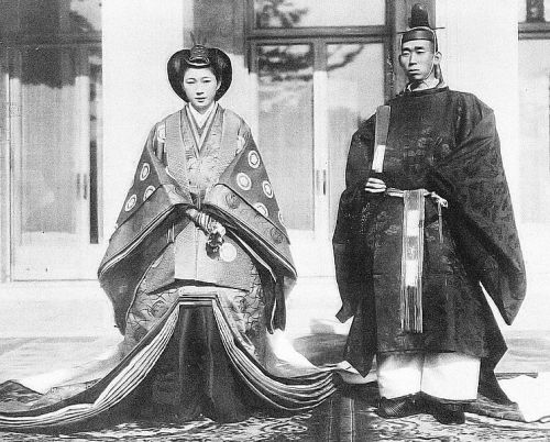 beyondthegoblincity:Prince Asaka Takahiko and his wife in 1938.