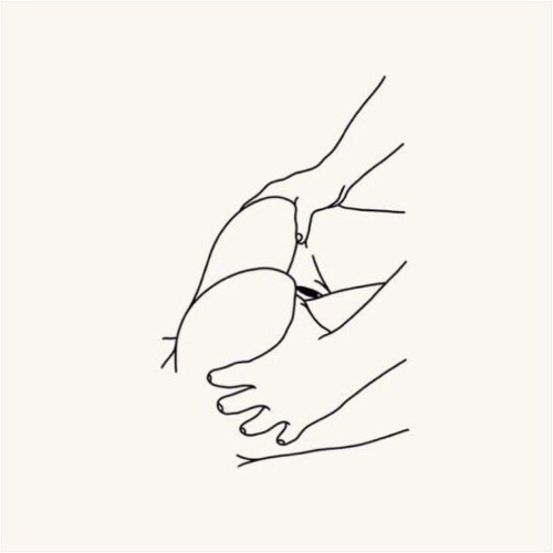 damnyallugly: “ya back hurt?? let me give you a massage boo”  