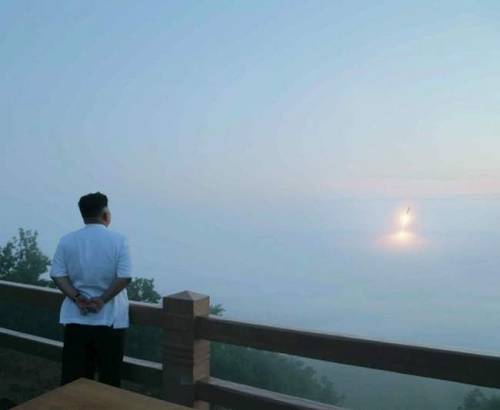 Porn kimjongunlookingatthings:  looking at a rodong photos