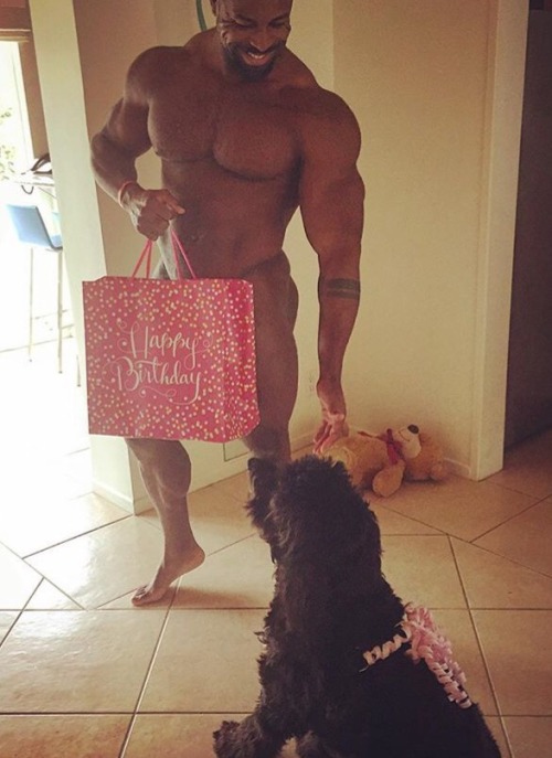 black411blog:  muscleforce2500:  Kept man, only hits the gym and comes home to a rich white guy….  SURE LOOKS LIKE THAT 