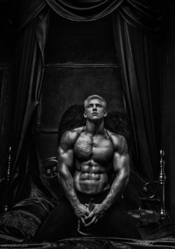 lixpex:  jocknotized:  it is in the NIGHT that your INNER LIGHT can SHINE BRIGHTEST, JOCKBOY… so ALWAYS REMEMBER even in your darkest hours… the ENDURING LIGHT that your Master’s TRANCES has caused to AWAKEN within you… and now that you are One