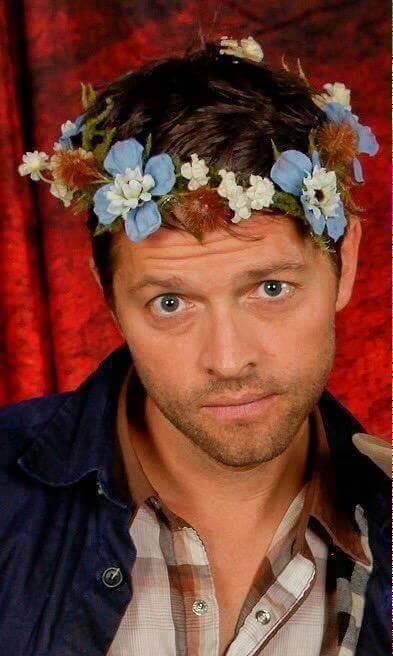 30 reasons why I love Misha Collins
-hes beautiful
-he’s sweet
-he’s caring
-he’s a great dad
-he loves his best friend like crazy
-his eyes are to die for
-he’s charitable
-he’s strange
-he plays guitar
-he sings
-he loves his family
-he loves his...