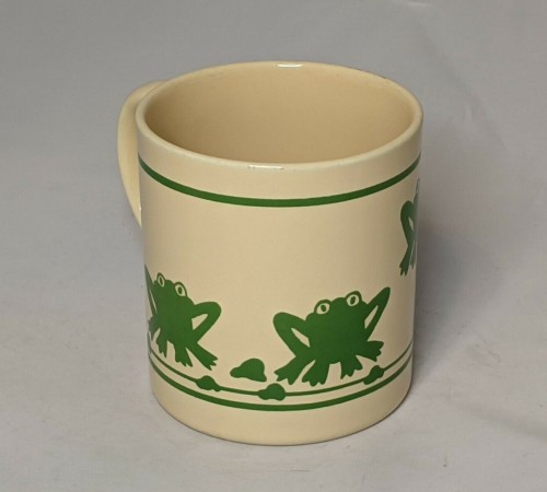 coolmugsifound:“Frog” Janet Nottingham mug (1979, England)source