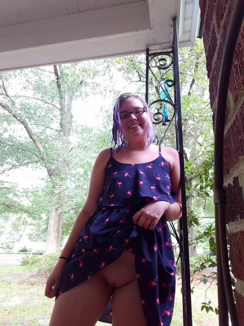 cola-vulva: Front yard? Lovely! Please check out my friends Tumblr, she is great, just starting out,