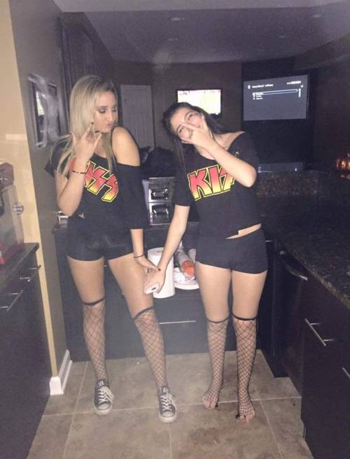 Porn hotvhteens:  Last Halloween! photos