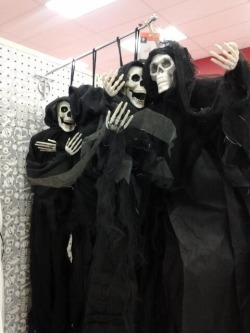 nightofthelivingched:  I found these skeletons at target lookin all like EEEEEEEEEEEEEEYYYYYYY JOIN THE PARTY 