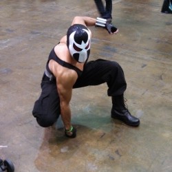 tenchikeyes127:  #bane #batman #megacon