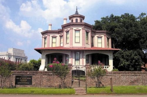 The Ace of Clubs House (also known as the Draughon–Moore House) is a historic house museum in Texark