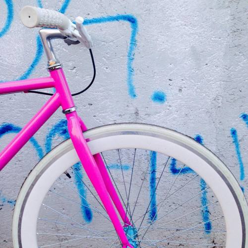 ayputoeresdevaro: Es como una goma que se estira y se encoge  #ayputoeresdevaro #fixedgear #bicycle
