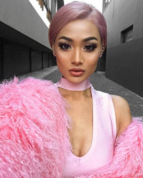 micahgianneli: Pink hair don’t care