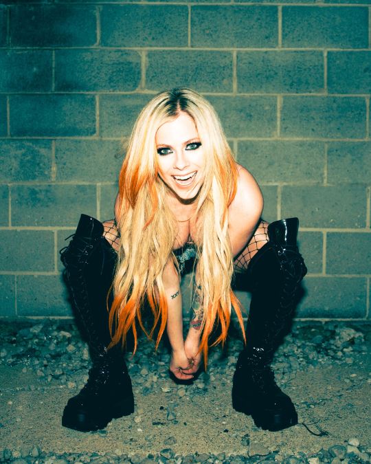 some-celebrity-stuffs:Avril Lavigne