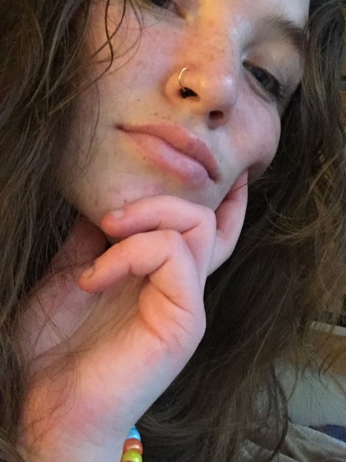 honeyangelbaby: heres my new nose ring 0;-)