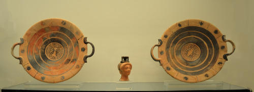 greek-museums: Archaeological Museum of Marathon: Wine cups and a collection of four lopades (5th ce