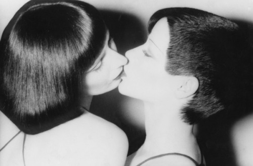 black-celluloid: Kiss Kiss by Serge Beauchemin, 1974