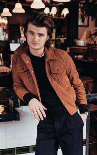 Joe Keery Tumblr_p2nqe47C8S1skw1rso2_250