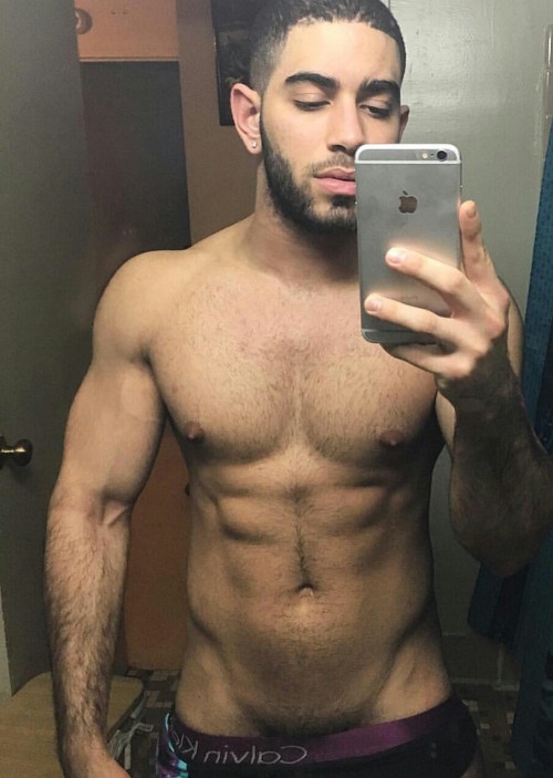 dominicanblackboy:Sexy gorgeous fat red ass Jason Jerez got a delicious dick between his legs !😍😍😍😍