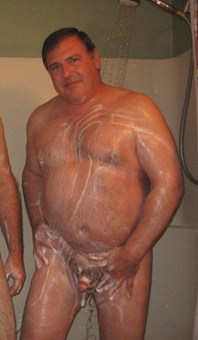 doncastergit:  Had to repost as I find this bloke too sexy!