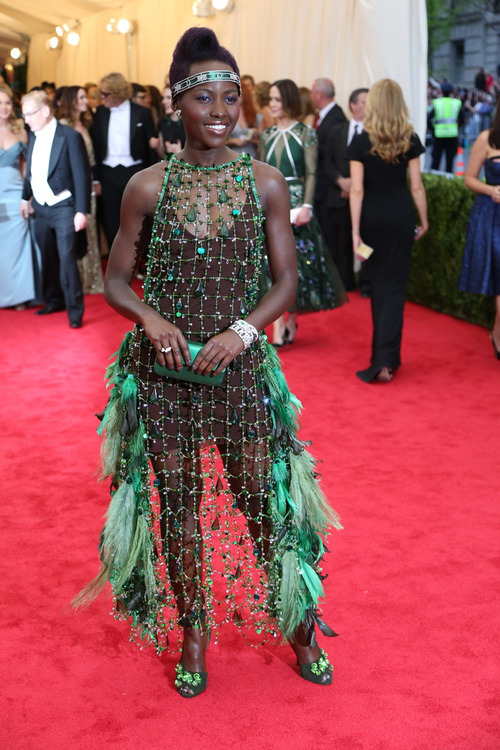 pleasebboy:  Lupita Nyong’o Prada dress MET Gala 2014 