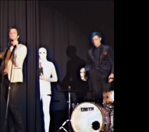 happiest-nuclear-weekes:Take pity on the opening band …