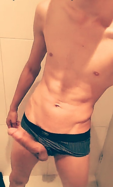 doriankgray:  Shower Time and work.