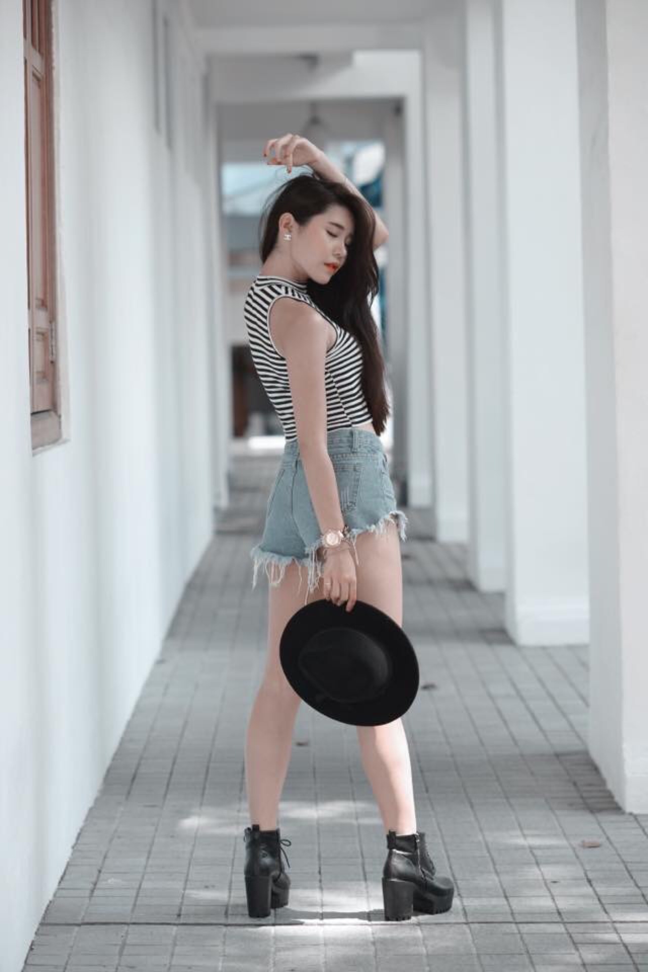 buttface696969:  More of her.