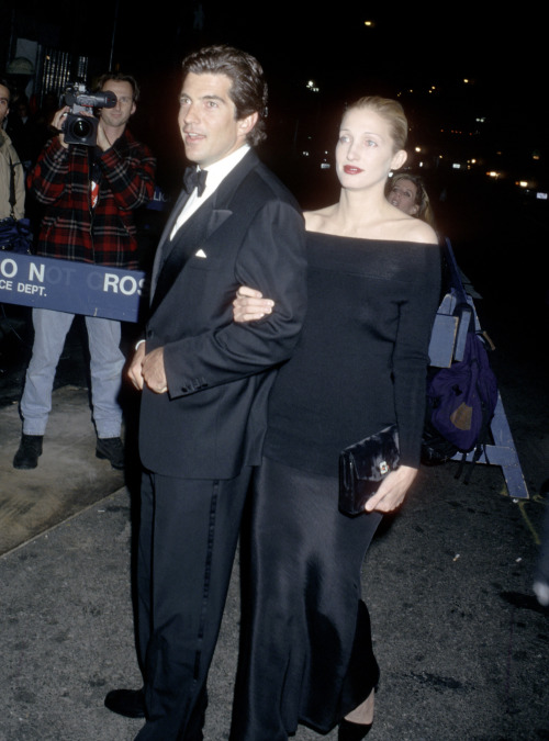 Carolyn Bessette-Kennedy's Iconic Style in Photos