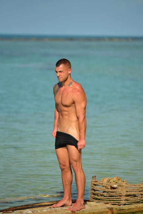 gentlemenallowed: fullfrontalmalemodel: Model: ‘Josie’ Photographer: Unknown fullfrontal