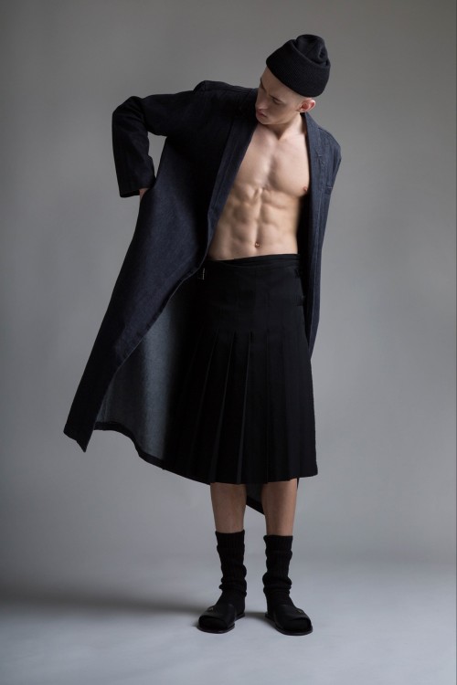 1000sassa1000:men should wear skirts!Vintage Y’s Yohji Yamamoto men’s pleated skirtvinta