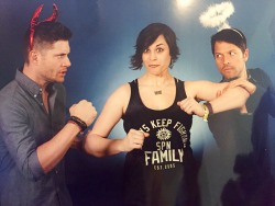 praeternatural-fangirl:  Who wants to see my goofy af Cockles op from NashCon! 