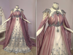 strawberry-kisu: kellylugosisdead:  Rose Armor Gown by Lillyxandra   I would kill for this 