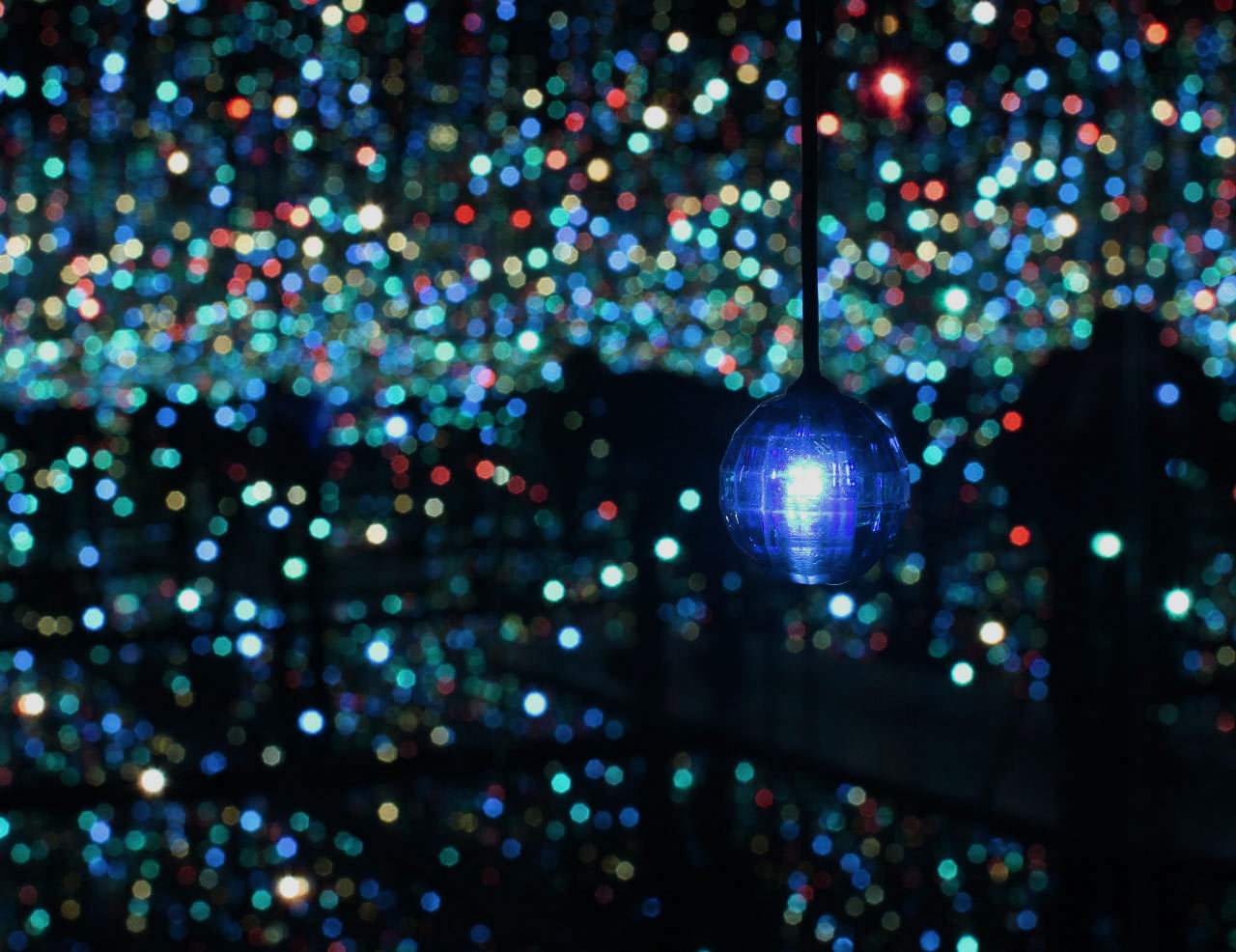 ap-artmemories:  ‘Infinity Mirrored Room - The Souls of Millions of Light Years