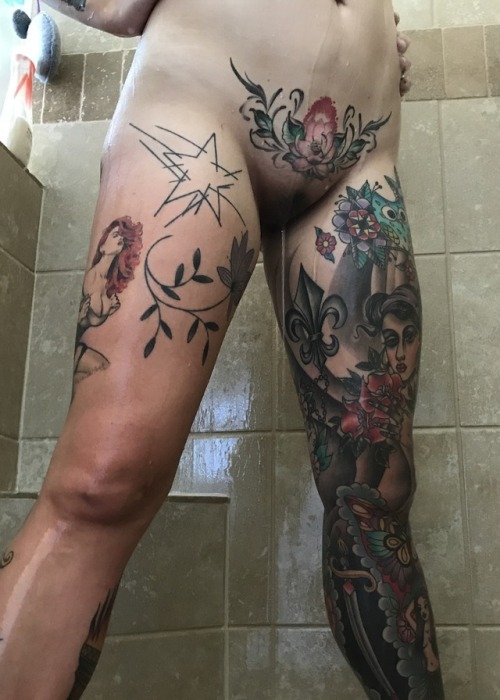 carriecapri:  #tattooed legshttps://carriecapri.tumblr.com/ porn pictures