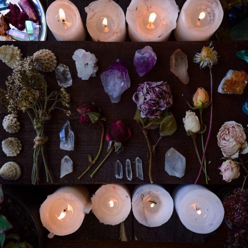 mistylines: Today’s morning crystal altar Look at all these magical crystals!