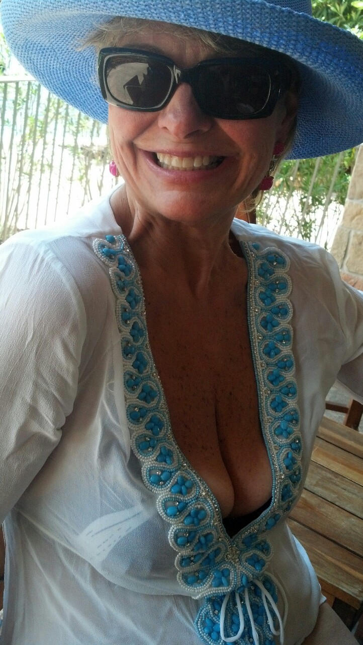 stew957:  My cum would look good in your cleavage  I would rather deposit my boy