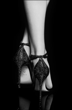 sweet-submissive-heart:  Sweet-Submissive-heart   @empoweredinnocence cant wait to see you in heels