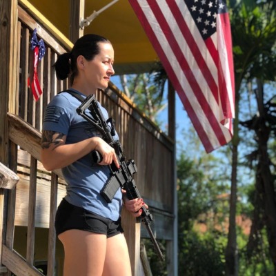 hotchicks-with-guns: