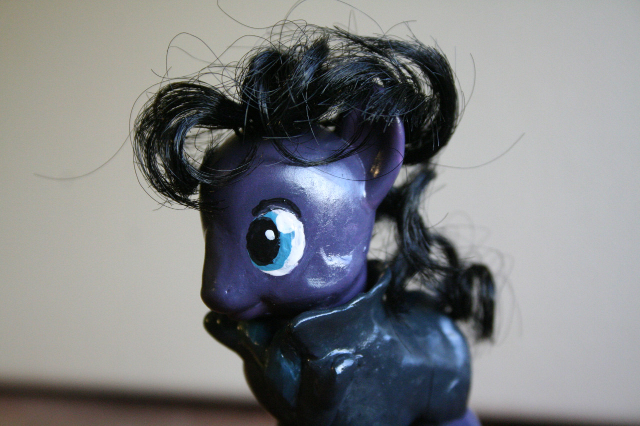 cricketshuman:  I love making ponies! And I want to make them for you! If you want