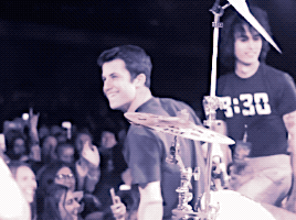 bitterbluesargent: Dylan Minnette + Nothing Happens Tour