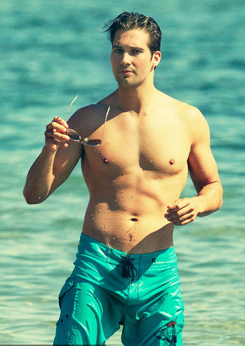 male-celebs-naked:  James Maslow 2See more here