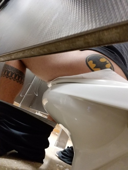themenstoiletnyc: big-gaymer-cock: That Batman symbol tattooed on his ass wins the internet!