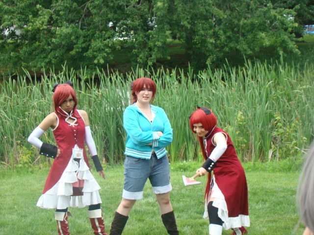 terribletardis:  AnimeNext pics pt2:Madoka photoshoot  Yay!  Pictures of the Kyokos
