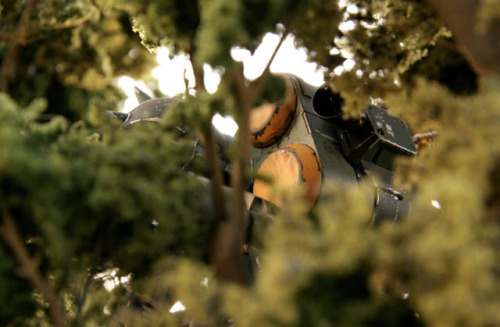 bloodymagnum:  Intermezzo ~gespannte Atmosphare~ AMS-129 Geara Zulu Diorama   Source 