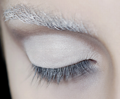 xangeoudemonx:  Makeup at Haider Ackermann Spring 2008.