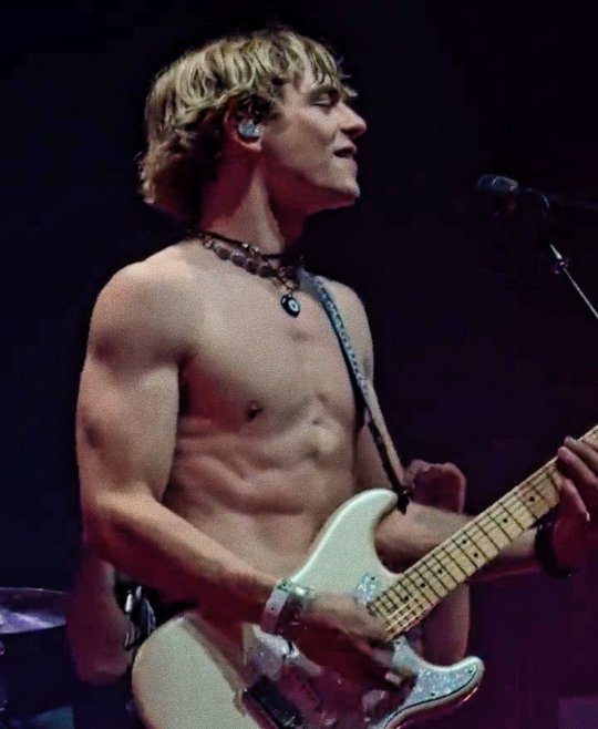 omnidudes: Ross Lynch   