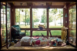 gypsylolita:  Lake house porch (photo by