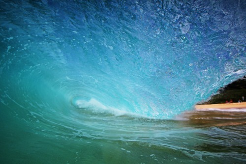 italian-luxury:  Below the Wave | Photographer